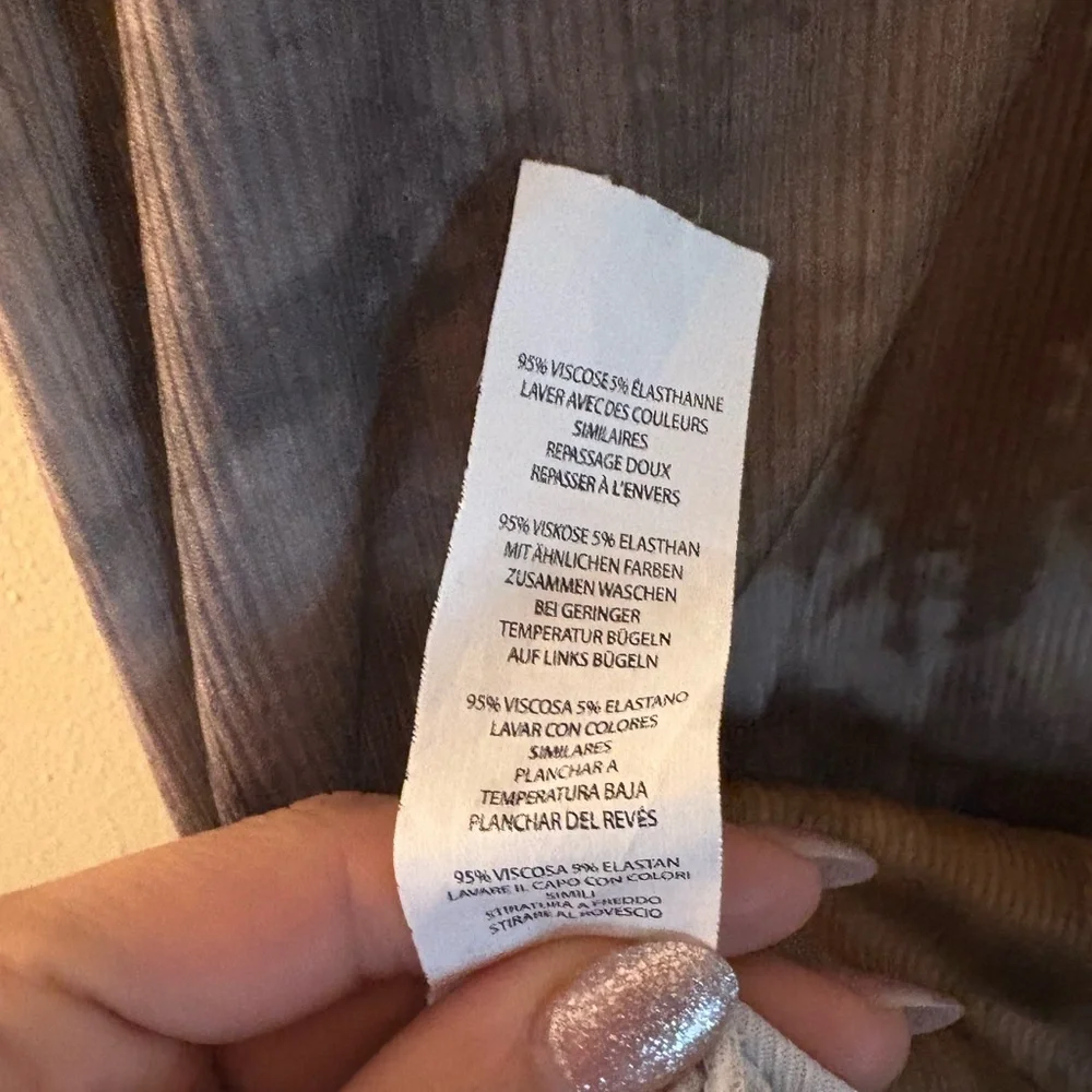 PrettyLittleThing Shape Tan Tie Dye Ribbed Bodycon Dress - Picture 11 of 12